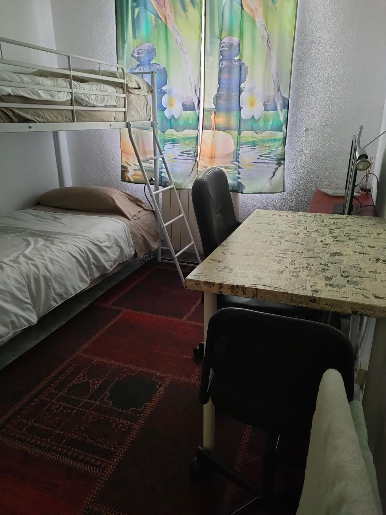 Apartamento Privada, Luminosa Y Bien Comunicada Madri